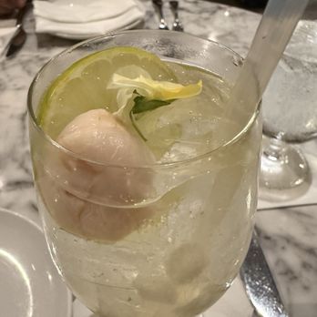 MW Restaurant - New American Near Me - Honolulu, Hawaii