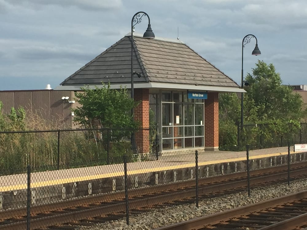 METRA STATION BUFFALO GROVE Updated September 2024 16 Photos 825