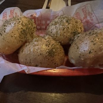 Bob Chinn's Crab House - Bob Chinn's Signature Garlic Rolls - Seafood Near Me - Wheeling, Illinois