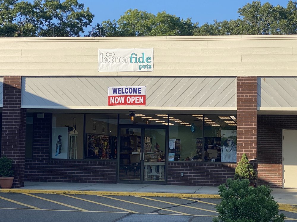 BONAFIDE PETS Updated September 2024 26 Photos 215 E Main St