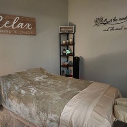 Holistic Healing Therapies By Ivonne - Treatment room