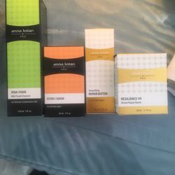Sheila Nicholas L.E - Anna Lotan skincare available