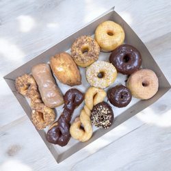 Mandilon Donut - 1 Dozen Donuts Mixed
