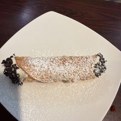 Luisa's Pizza - Cannoli