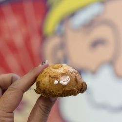 Beard Papa's - Strawberry cheesecake filling