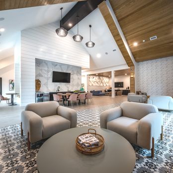 The Shiloh - Shiloh Clubhouse - Apartments Near Me - Austin, Texas