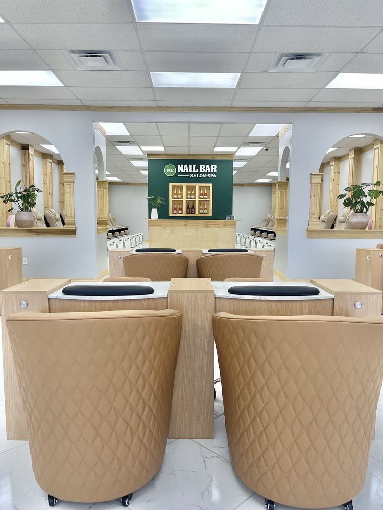 Posh Nail Salon & Spa Logo