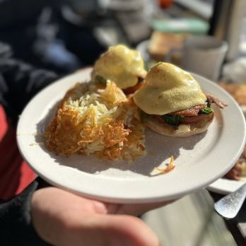 Glo's - Eggs Blackstone - Breakfast & Brunch Near Me - Seattle, Washington Glo's - Eggs Blackstone - Breakfast & Brunch Near Me - Seattle, Washington