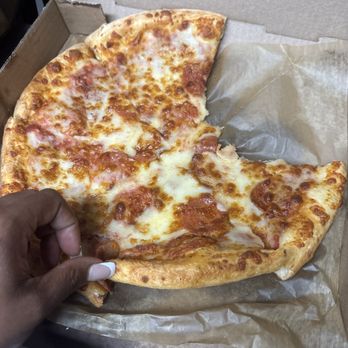 Bambinos - Greasy rubbery pepperoni pizza!! - Pizza Near Me - El Cajon, California Bambinos - Greasy rubbery pepperoni pizza!! - Pizza Near Me - El Cajon, California