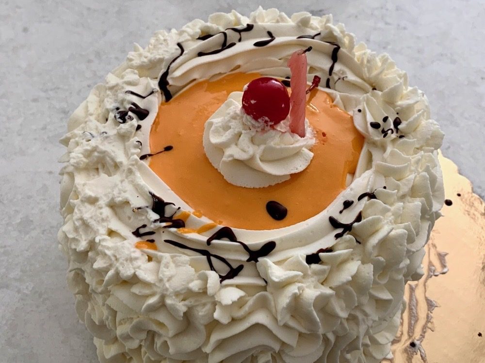 Kumi's Cakes and Pastries Logo