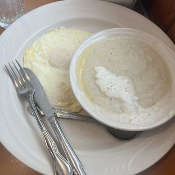 Golden Griddle Pancake House - Grits extra butter with eggs over easy - Breakfast & Brunch Near Me - Evergreen Park, Illinois