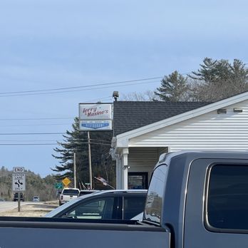 Terry & Maxine's - Outside - New American Near Me - Turner, Maine