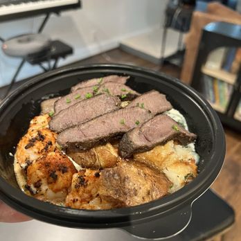 Tupelo Honey Southern Kitchen & Bar - Surf & Turf - New American Near Me - Irving, Texas Tupelo Honey Southern Kitchen & Bar - Surf & Turf - New American Near Me - Irving, Texas