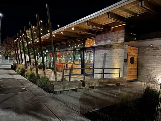 Cowiche Canyon Kitchen & Ice House Bar by null