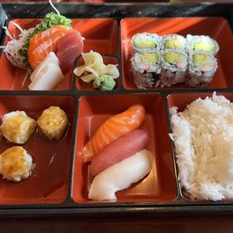 Sushi & Sashimi dinner combo