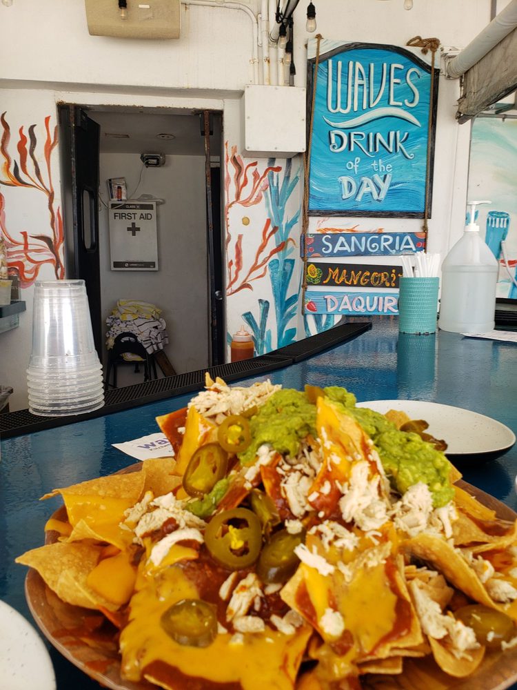 WAVES POOL BAR AND GRILL Updated September 2024 43 Photos & 38 Reviews 321 N Fort
