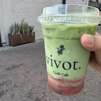 Vivot Craft Cafe - Strawberry matcha latte - Bubble Tea Near Me - Fullerton, California