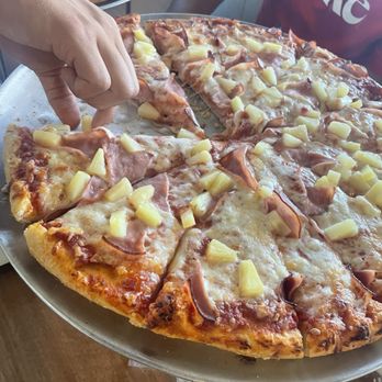 Nimarcos Pizza - Westside - Pineapple & ham - Pizza Near Me - Flagstaff, Arizona