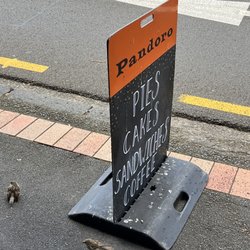 Pandoro - Even the birds love their pies and pastries