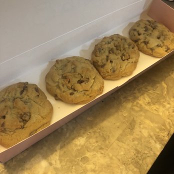 Crumbl - Wilmington - Chocolate chip 4 pack - Bakeries Near Me - Wilmington, North Carolina
