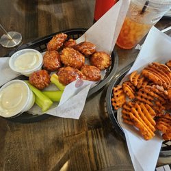 Bright Penny Brewing - Boneless chicken wings and sweet potato fries