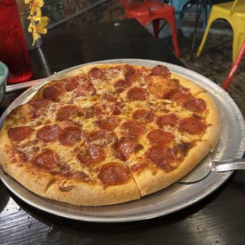 Star Pizza - Medium Pepperoni - Pizza Near Me - Houston, Texas