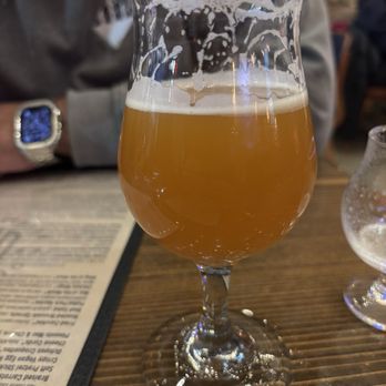 Old Irving Brewing - Double Beezer - Breweries Near Me - Chicago, Illinois