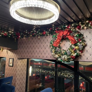 Dolly's - Decorations for the holidays - Cocktail Bars Near Me - New York, New York
