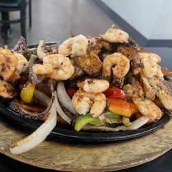 Mariscos El Charco