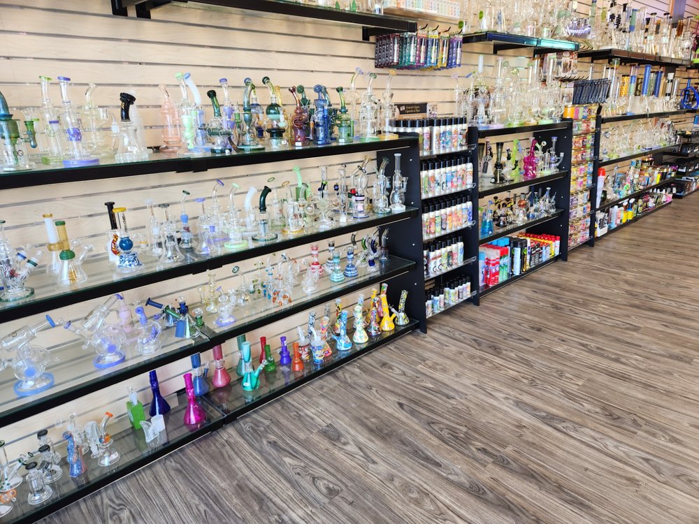 PREMIUM CLOUDS VAPE & TOBACCO Updated August 2024 20 Photos 5436