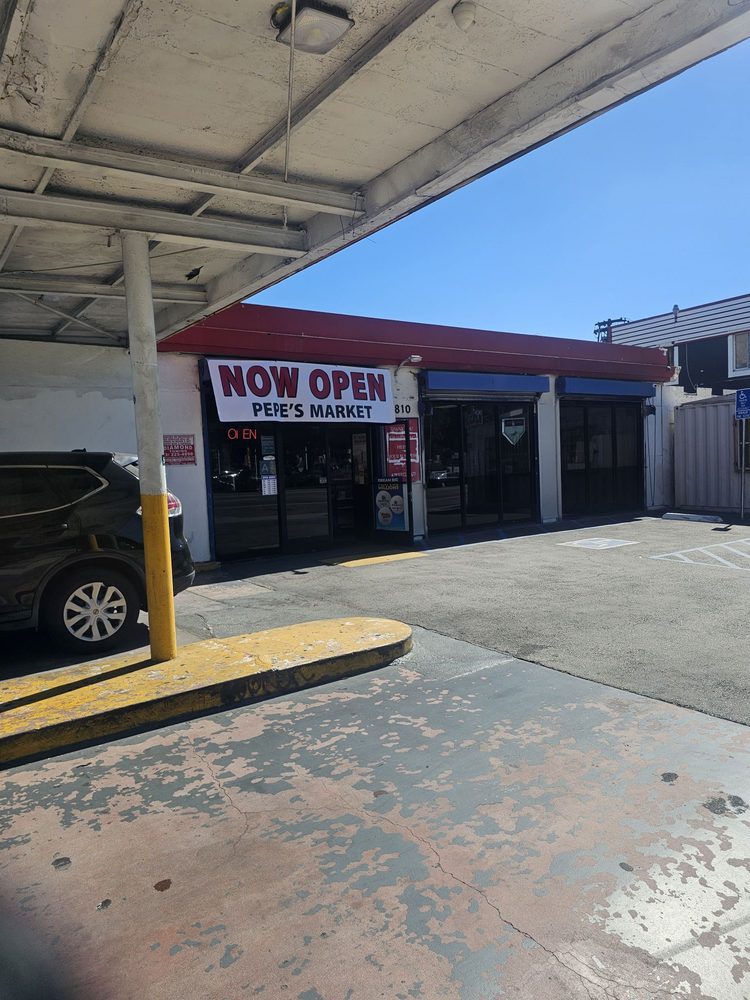 Pepe's Market Logo