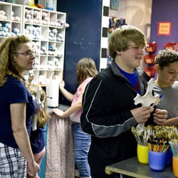 Clayfish Bisque : A Pottery Painting Place