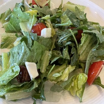 South Fork Grille - South Fork salad with lemon vinaigrette, big chunks of crispy bacon, tomatoes and chunks of mozzarella cheese - American Near Me - Estero, Florida South Fork Grille - South Fork salad with lemon vinaigrette, big chunks of crispy bacon, tomatoes and chunks of mozzarella cheese - American Near Me - Estero, Florida