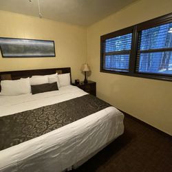 Holiday Haus Motel