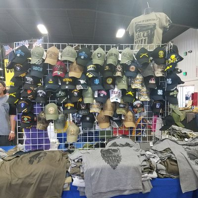 Crossroads of the West Gun Show by null