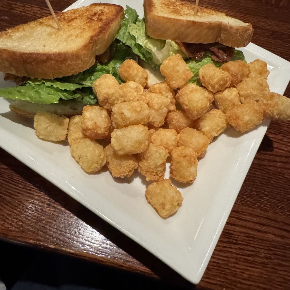 Tap House Grill Algonquin - American Near Me - Algonquin, Illinois Tap House Grill Algonquin - American Near Me - Algonquin, Illinois