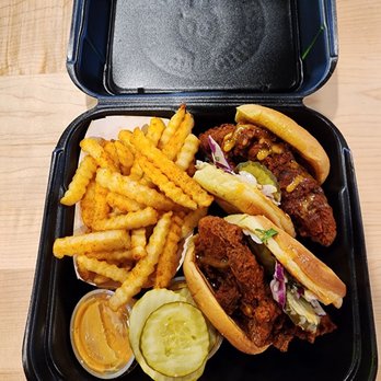 Dave's Hot Chicken - Chicken Shop Near Me - Lexington, Kentucky Dave's Hot Chicken - Chicken Shop Near Me - Lexington, Kentucky