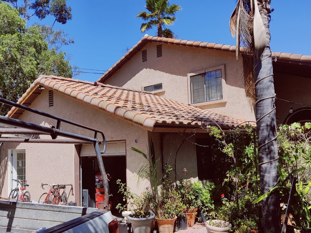 Slide of Sustaita Roofing