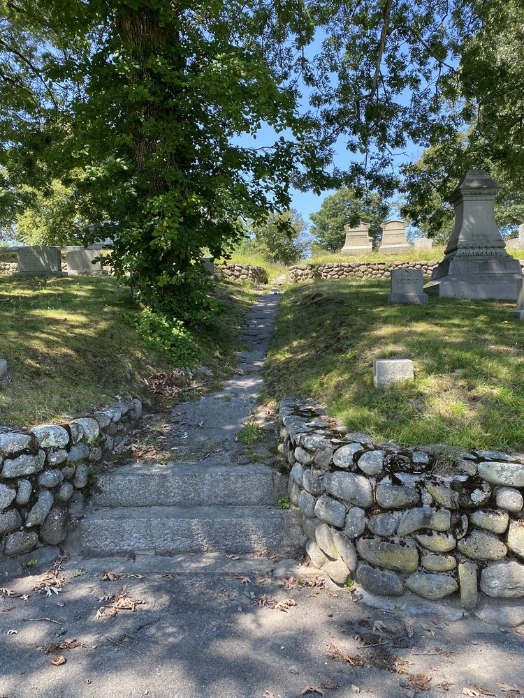 OAK GROVE CEMETARY Updated September 2024 17 Photos 765 Prospect