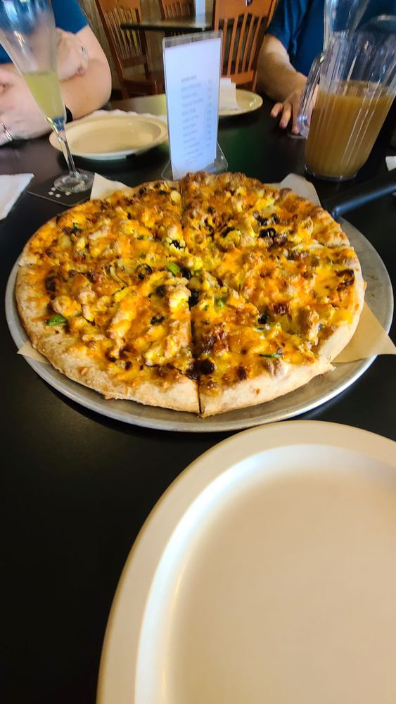 THE U NEIGHBORHOOD GRILL Updated October 2024 42 Photos & 36 Reviews 7500 Douglas Ave