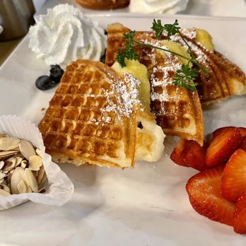 Liliha Bakery - Waffard (custard a bit too sweet for me) - VN - Bakeries Near Me - Honolulu, Hawaii Liliha Bakery - Waffard (custard a bit too sweet for me) - VN - Bakeries Near Me - Honolulu, Hawaii