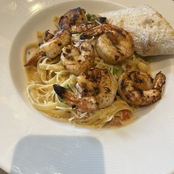 Black Walnut - Shrimp fettuccine Alfredo - New American Near Me - Houston, Texas Black Walnut - Shrimp fettuccine Alfredo - New American Near Me - Houston, Texas