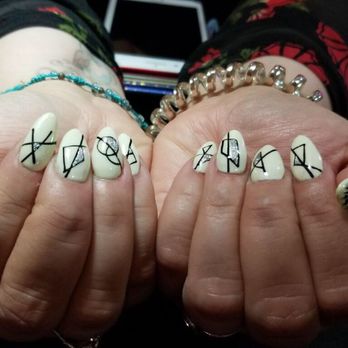 Akiko Nails - Nail Salons Near Me - New York, New York