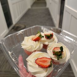 McKenzie's Cake and Supply - Strawberry cupcakes