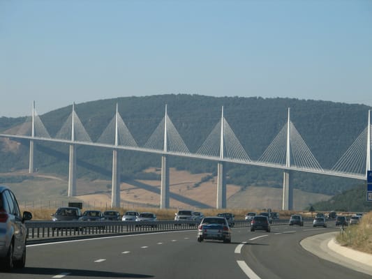 Viaduc de Millau by null
