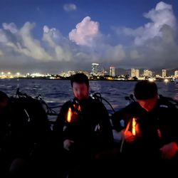 Waikiki Dive Center - Night dive