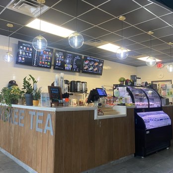 Kokee Tea - Inside of Kokee - Coffee & Tea Near Me - Fredericksburg, Virginia