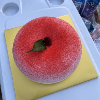 Ari Bakery Cafe - Red velvet cake - Bakeries Near Me - Davie, Florida