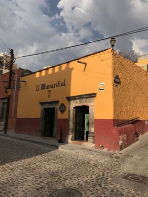 El Manantial by null