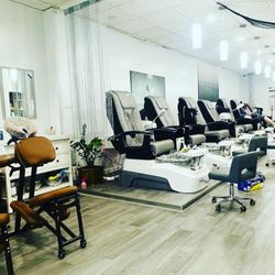 Elegant Nail Salon